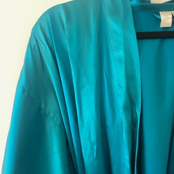 Teal Short Robe - Picture 2 of 7